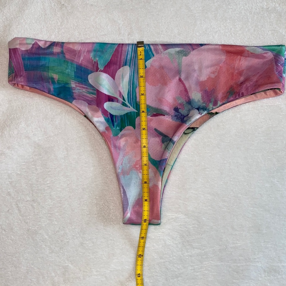 Reversible bikini bottom